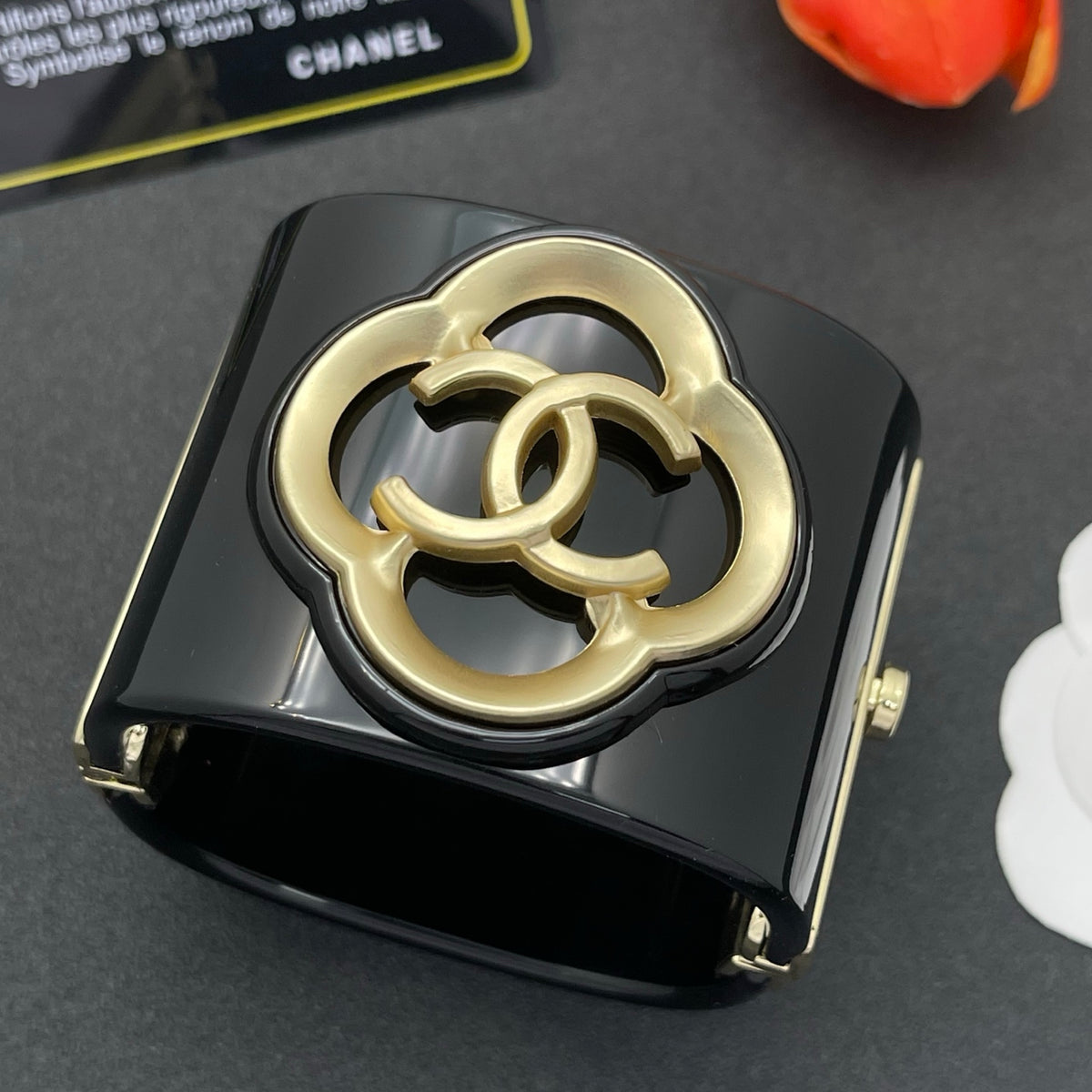 Chanel style acrylic resin bracelets - product photo 3