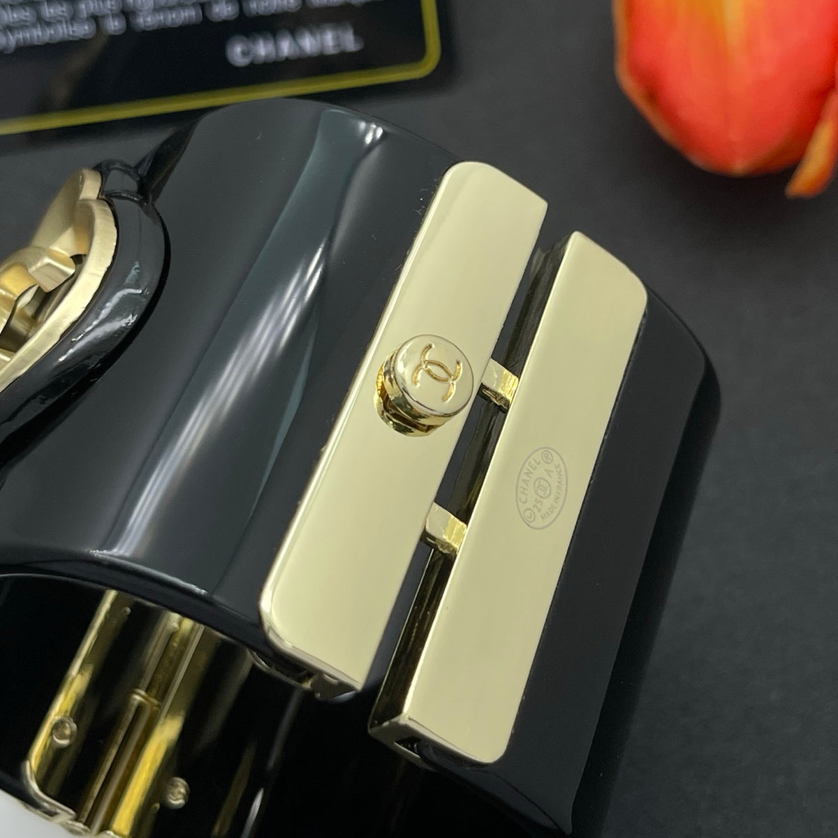 Chanel style acrylic resin bracelets - product photo 7