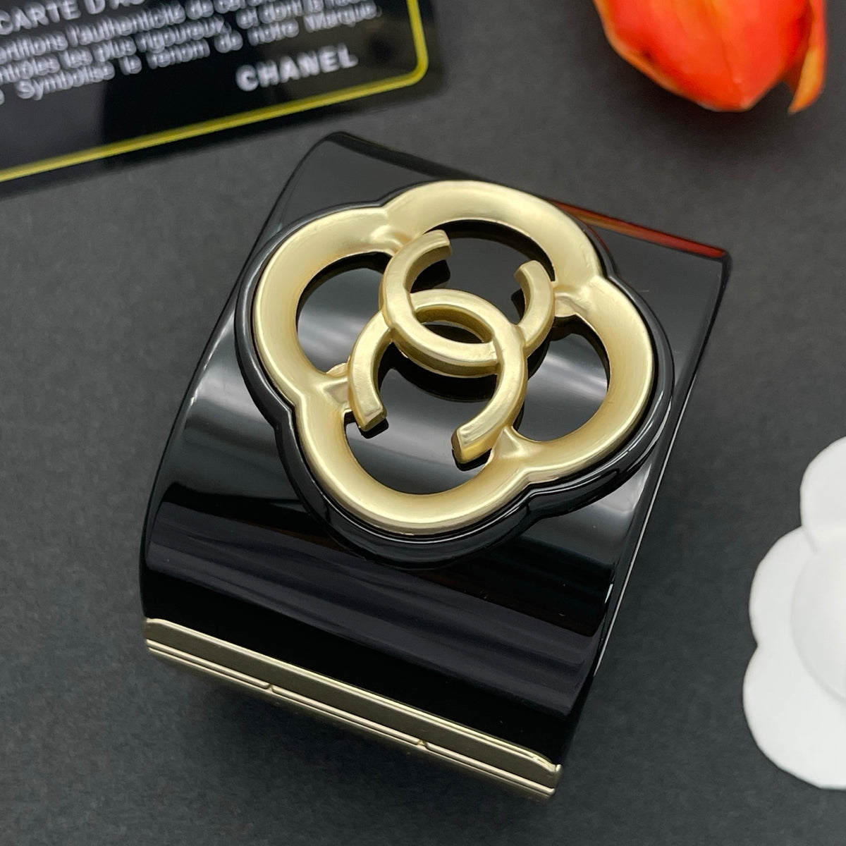 Chanel style acrylic resin bracelets - product photo 4