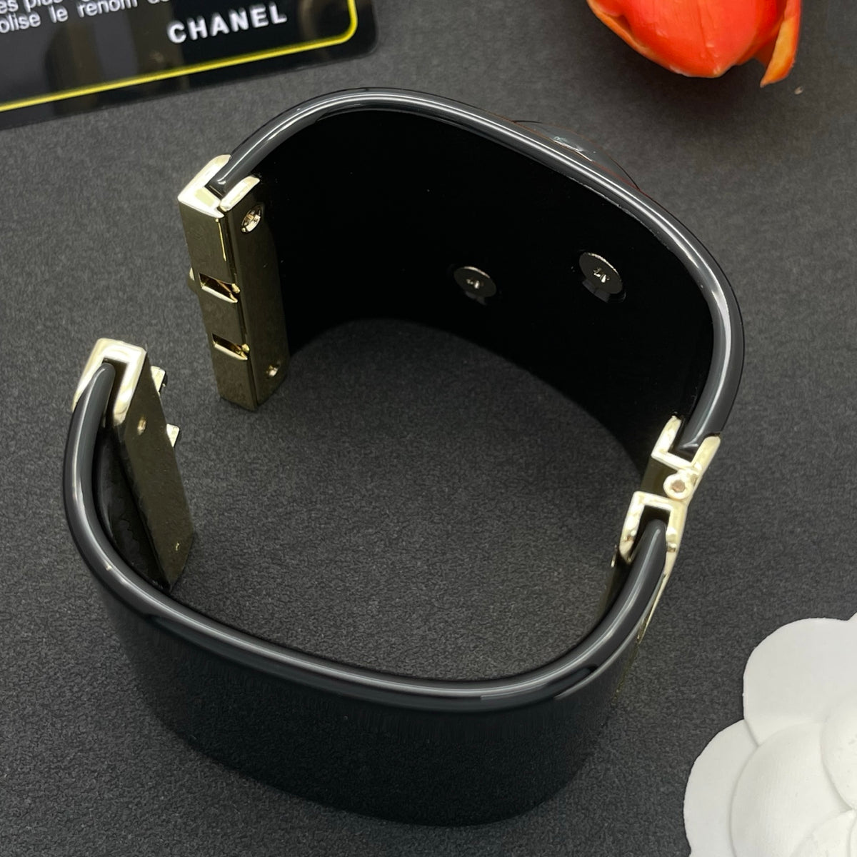 Chanel style acrylic resin bracelets - product photo 6