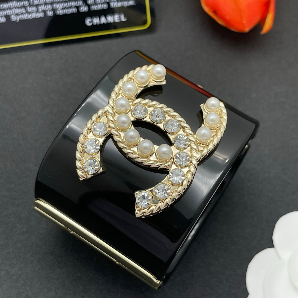 Chanel style acrylic resin bracelets - product photo 3
