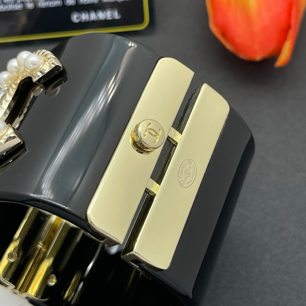 Chanel style acrylic resin bracelets - product photo 7