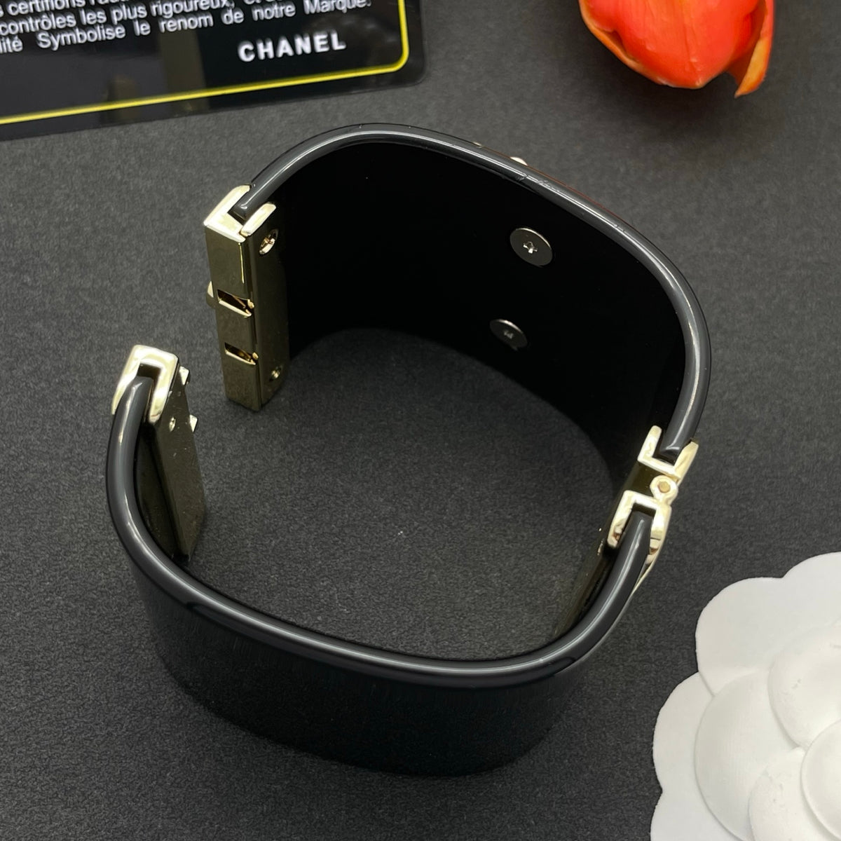 Chanel style acrylic resin bracelets - product photo 6