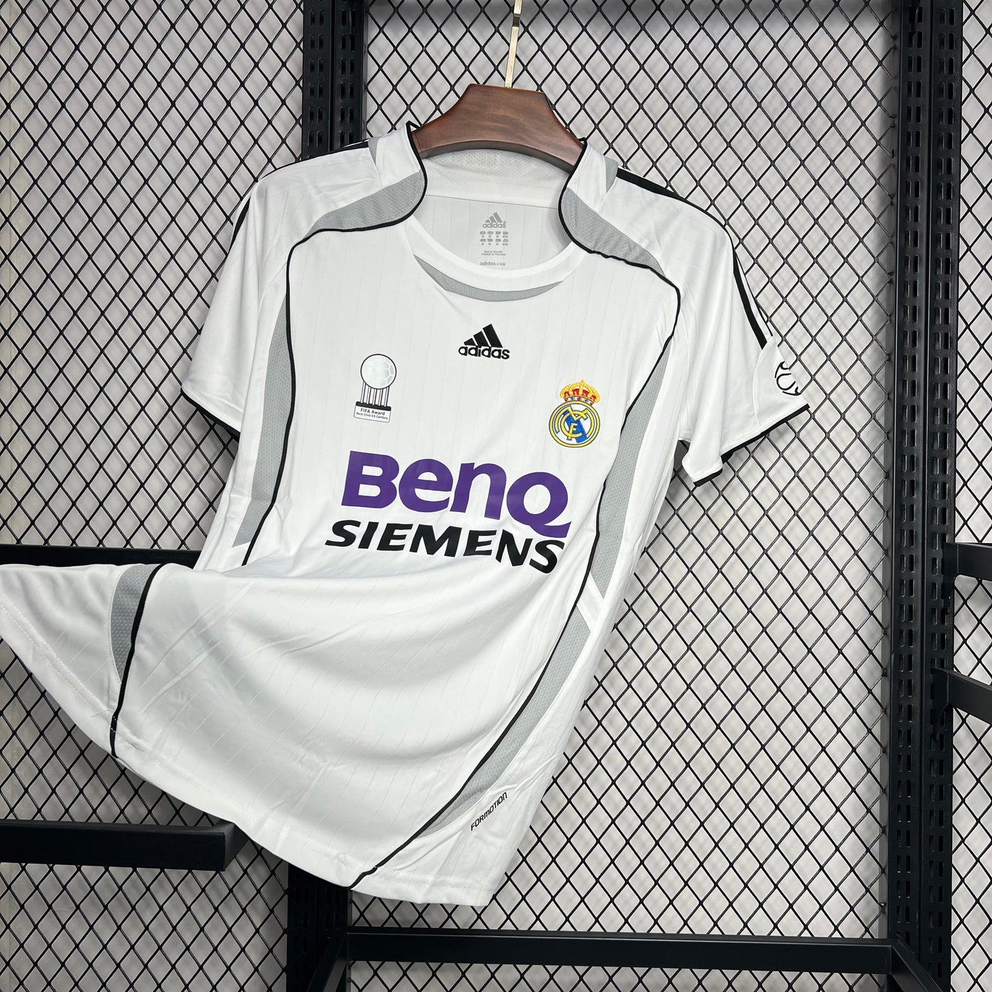 Real Madrid 2006-07 Home Galácticos Retro Jersey – Adidas White Grey Side Panel BenQ Siemens Formotion Beckham Raul R.Carlos La Liga Champion Fan Version Football Shirt